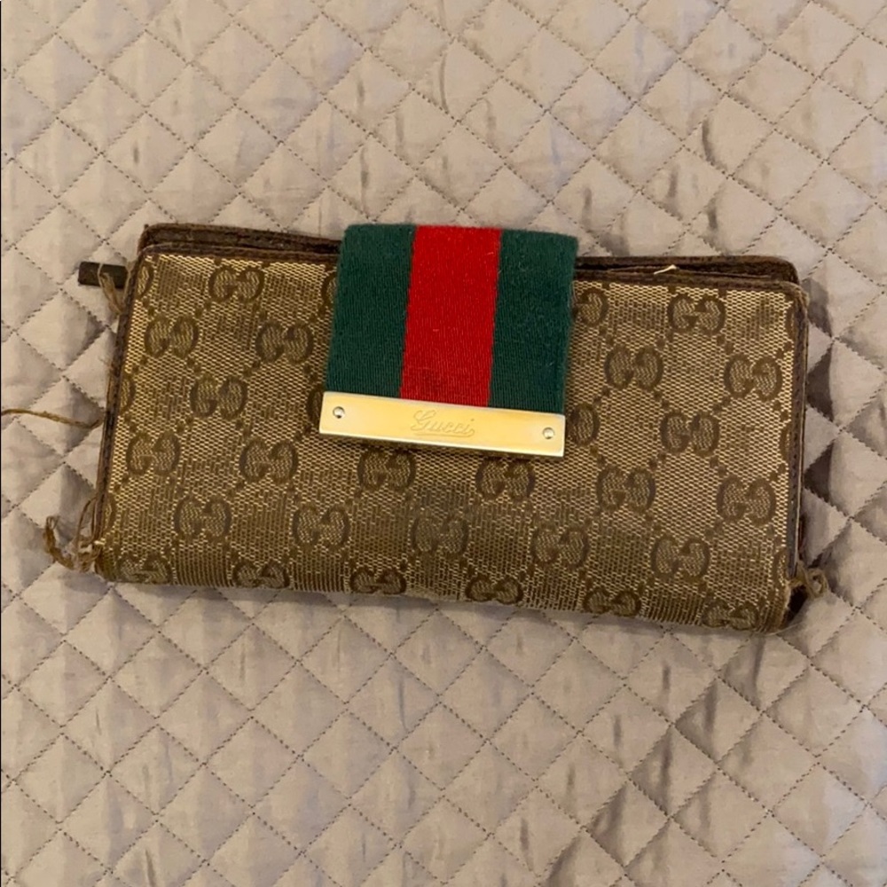 Gucci wallet